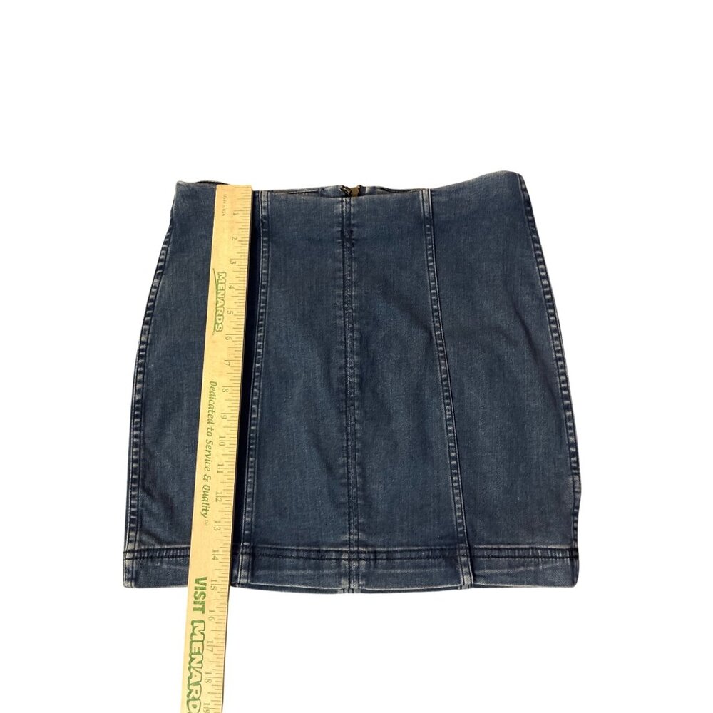 Free People Denim Mini Skirt Womens Size 6 Blue Jean Skirt Zip Back - Picture 9 of 13